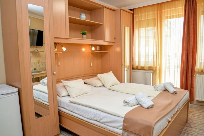  Cazare | Motel (K0838-51) Imaginea poate fi supusă drepturilor de autor. Se recomandă contactarea titularului drepturilor.