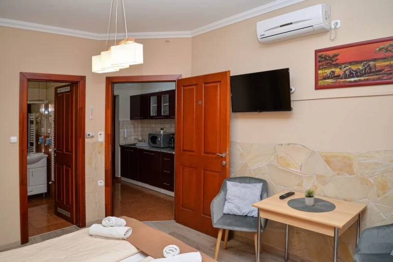  Cazare | Motel (K0838-54) Imaginea poate fi supusă drepturilor de autor. Se recomandă contactarea titularului drepturilor.