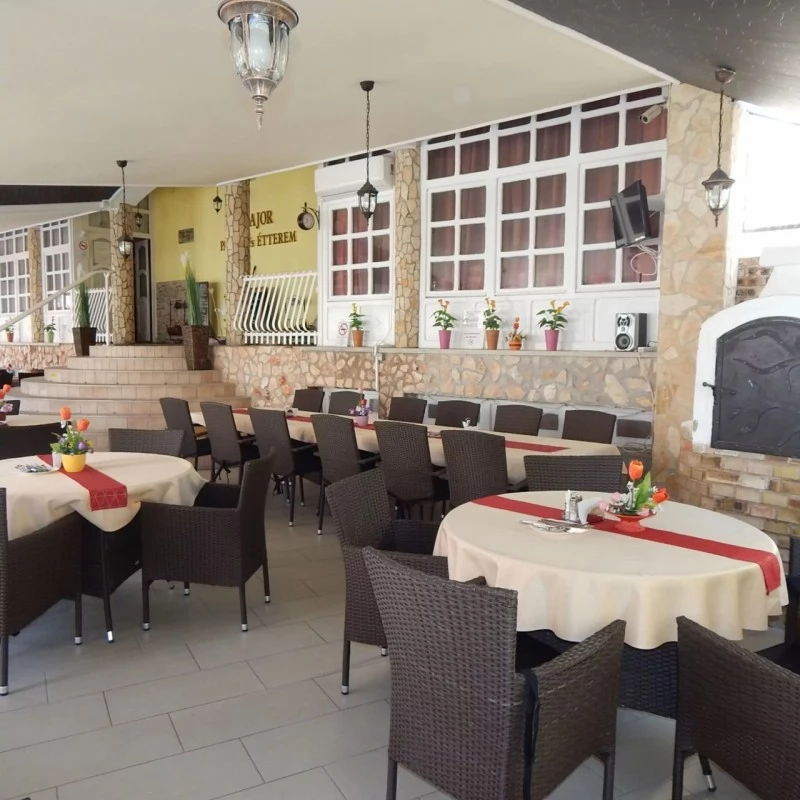  Cazare | Motel (K0838-62) Imaginea poate fi supusă drepturilor de autor. Se recomandă contactarea titularului drepturilor.