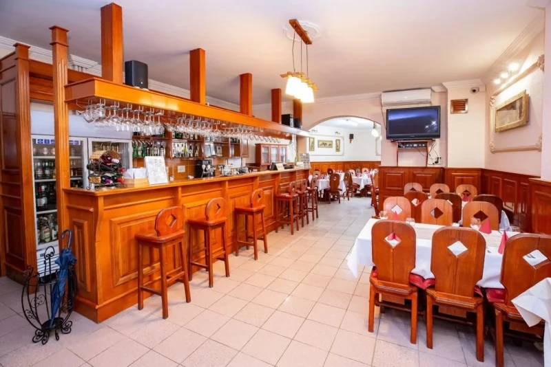  Cazare | Motel (K0838-64) Imaginea poate fi supusă drepturilor de autor. Se recomandă contactarea titularului drepturilor.