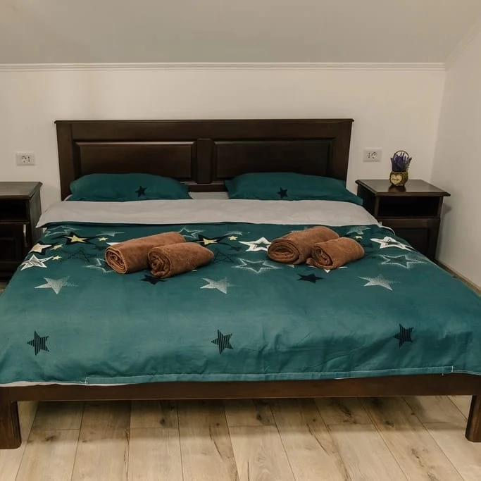 Kolibica Szállás | Üdülőfalu (K1451-37) A kép szerzői jogvédelem alatt állhat. Javasolt a kapcsolatfelvétel a jog tulajdonossal.