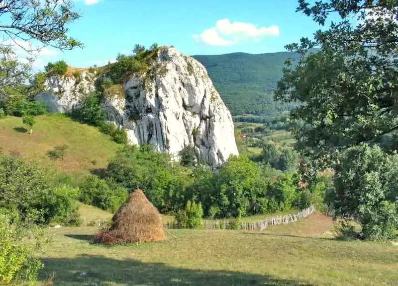 Kisompoly Szállás | Kulcsosház (K1041-35) A kép szerzői jogvédelem alatt állhat. Javasolt a kapcsolatfelvétel a jog tulajdonossal.