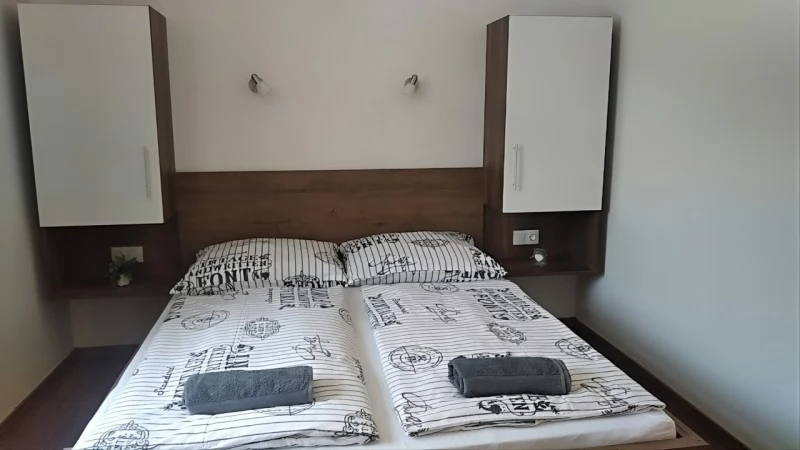 Jula Cazare | Apartament (K1049-15) Imaginea poate fi supusă drepturilor de autor. Se recomandă contactarea titularului drepturilor.