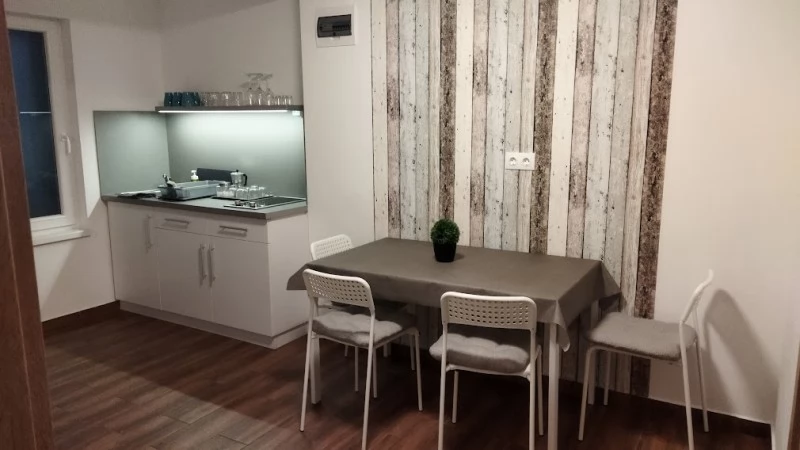 Jula Cazare | Apartament (K1049-18) Imaginea poate fi supusă drepturilor de autor. Se recomandă contactarea titularului drepturilor.