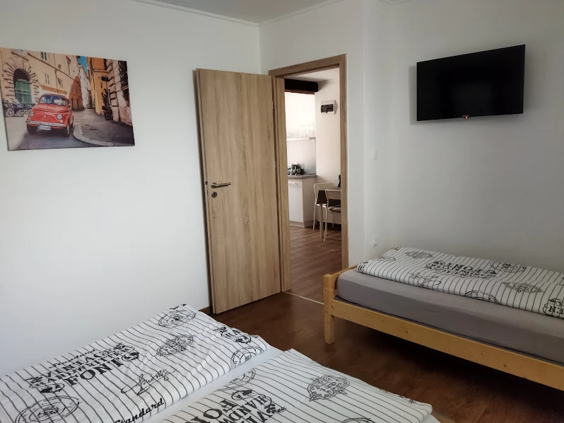 Jula Cazare | Apartament (K1049-21) Imaginea poate fi supusă drepturilor de autor. Se recomandă contactarea titularului drepturilor.