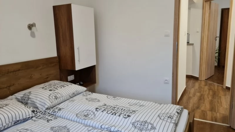 Jula Cazare | Apartament (K1049-32) Imaginea poate fi supusă drepturilor de autor. Se recomandă contactarea titularului drepturilor.