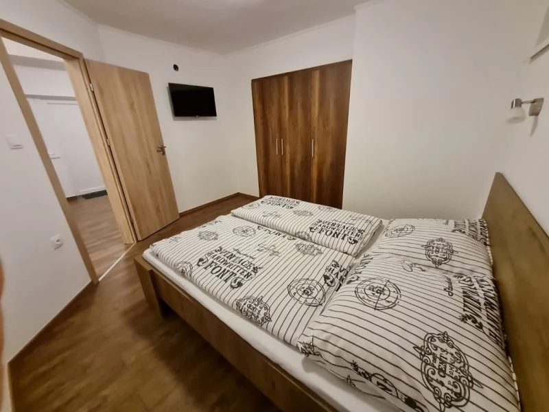 Jula Cazare | Apartament (K1049-33) Imaginea poate fi supusă drepturilor de autor. Se recomandă contactarea titularului drepturilor.