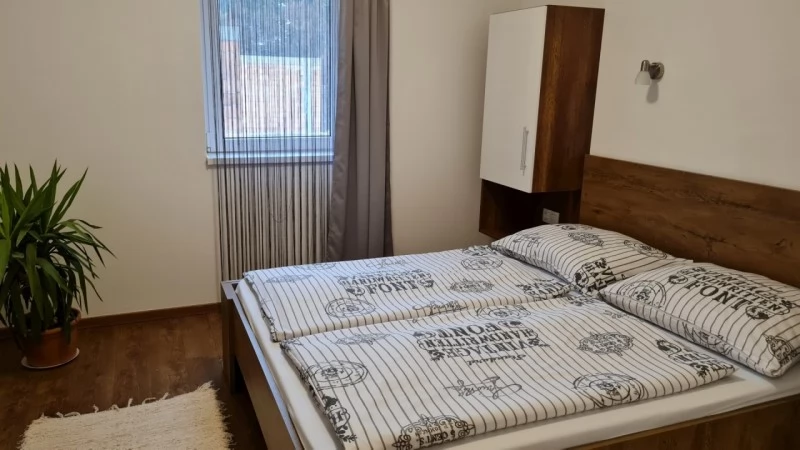 Jula Cazare | Apartament (K1049-34) Imaginea poate fi supusă drepturilor de autor. Se recomandă contactarea titularului drepturilor.