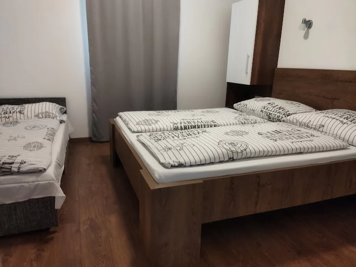 Jula Cazare | Apartament (K1049-35) Imaginea poate fi supusă drepturilor de autor. Se recomandă contactarea titularului drepturilor.