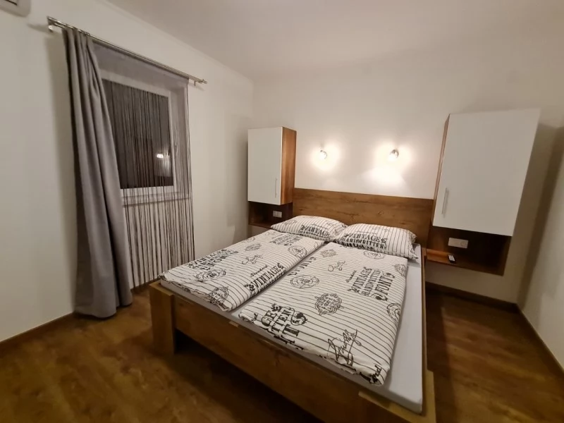 Jula Cazare | Apartament (K1049-36) Imaginea poate fi supusă drepturilor de autor. Se recomandă contactarea titularului drepturilor.