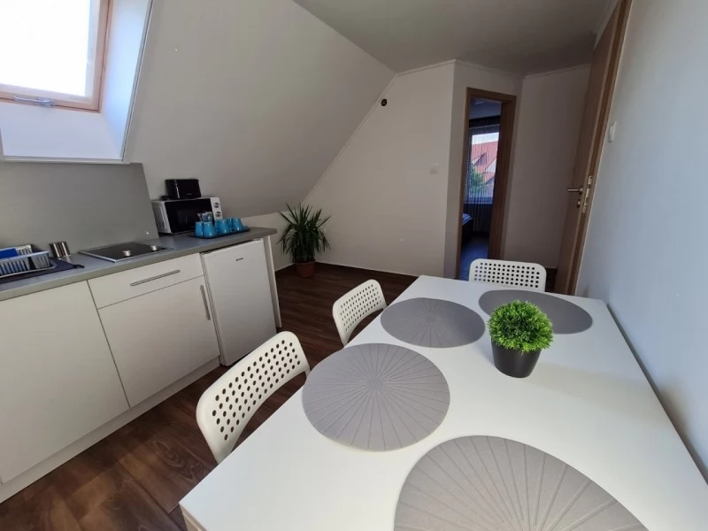 Jula Cazare | Apartament (K1049-45) Imaginea poate fi supusă drepturilor de autor. Se recomandă contactarea titularului drepturilor.