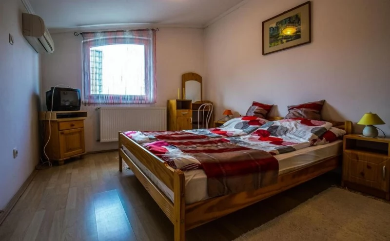  Cazare | Apartament (K0593-6) Imaginea poate fi supusă drepturilor de autor. Se recomandă contactarea titularului drepturilor.