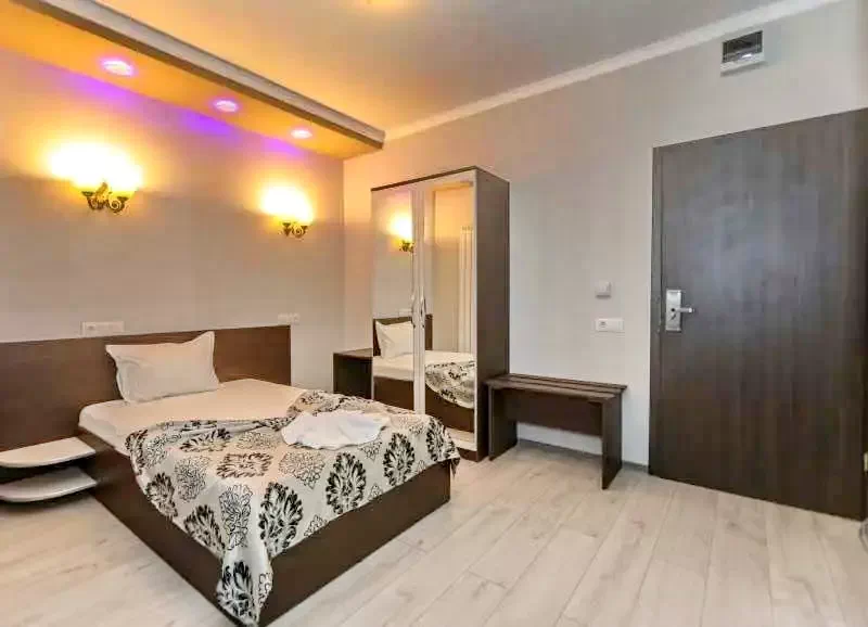 Băile Herculane Cazare | Hotel*** (K0876-28) Imaginea poate fi supusă drepturilor de autor. Se recomandă contactarea titularului drepturilor.