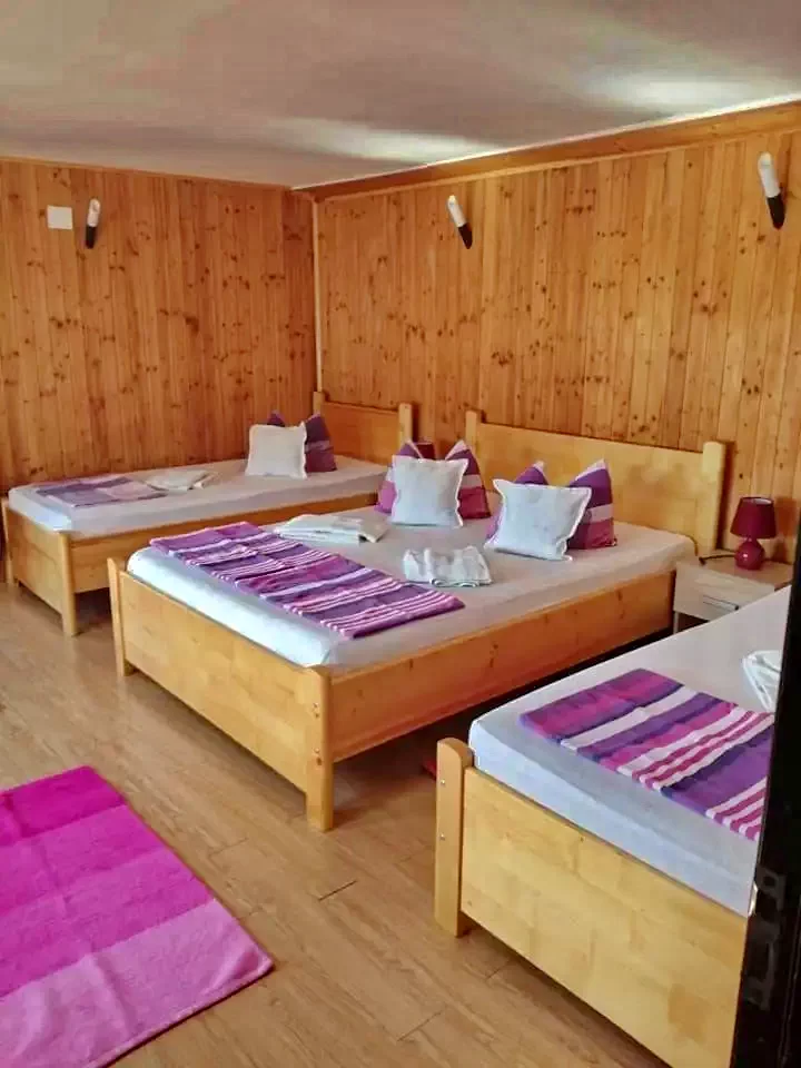 Sasca Română Cazare | Motel (K1273-19) Imaginea poate fi supusă drepturilor de autor. Se recomandă contactarea titularului drepturilor.