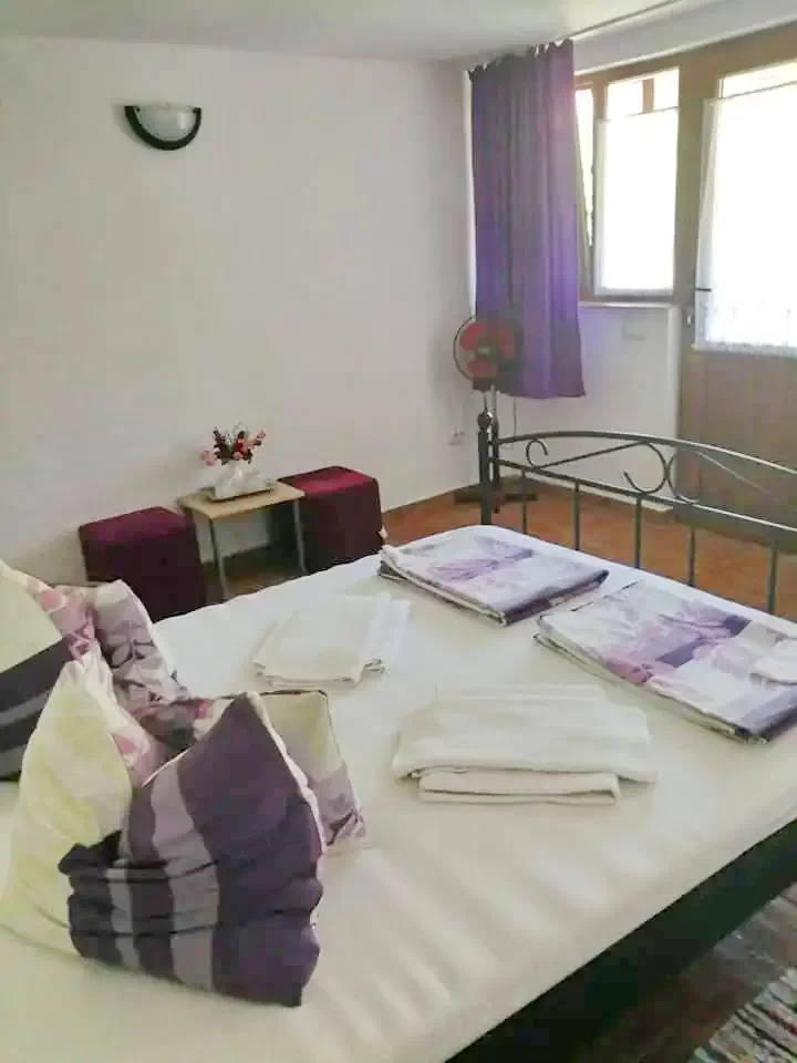 Sasca Română Cazare | Motel (K1273-25) Imaginea poate fi supusă drepturilor de autor. Se recomandă contactarea titularului drepturilor.