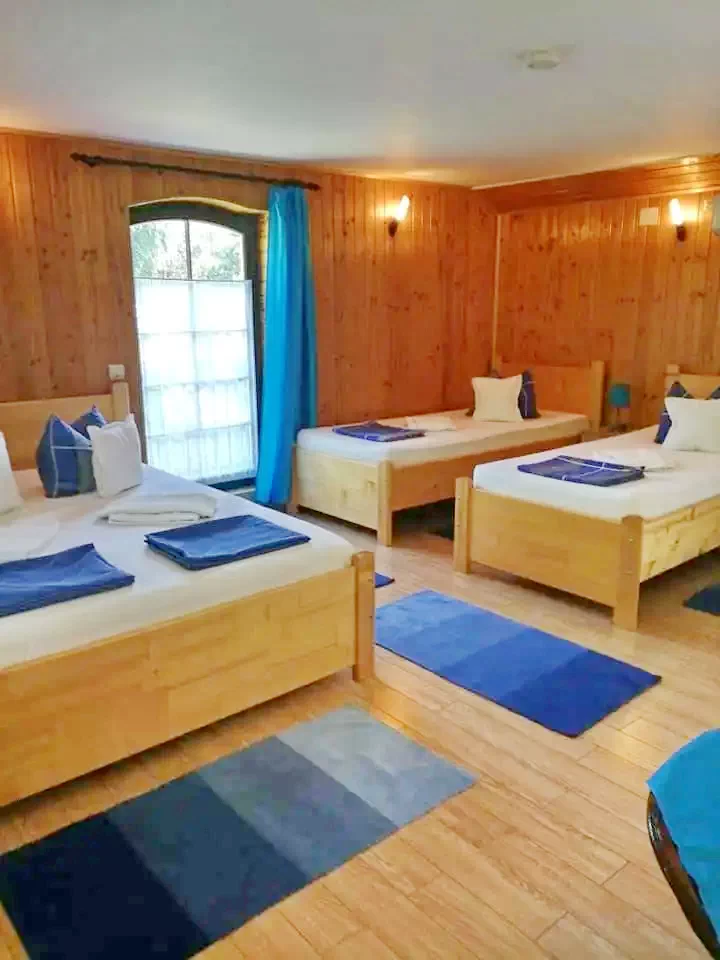 Sasca Română Cazare | Motel (K1273-27) Imaginea poate fi supusă drepturilor de autor. Se recomandă contactarea titularului drepturilor.