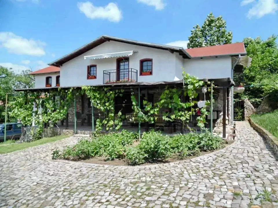 Sasca Română Cazare | Motel (K1273-40) Imaginea poate fi supusă drepturilor de autor. Se recomandă contactarea titularului drepturilor.