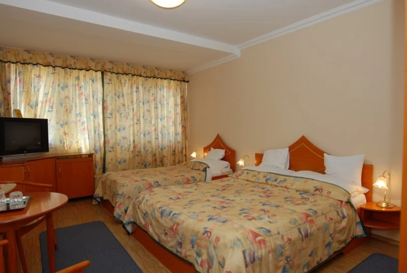  Cazare | Pensiune turistică (K0169-5) Imaginea poate fi supusă drepturilor de autor. Se recomandă contactarea titularului drepturilor.