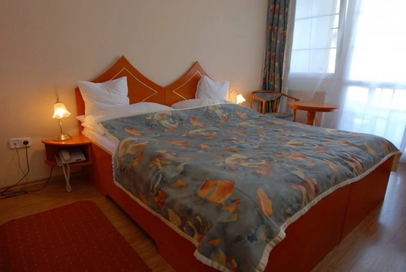  Cazare | Pensiune turistică (K0169-8) Imaginea poate fi supusă drepturilor de autor. Se recomandă contactarea titularului drepturilor.