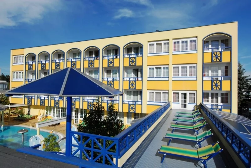  Cazare | Pensiune turistică (K0169-13) Imaginea poate fi supusă drepturilor de autor. Se recomandă contactarea titularului drepturilor.