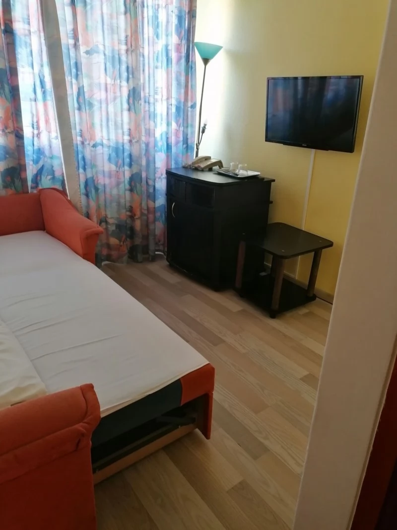  Cazare | Pensiune turistică (K0169-25) Imaginea poate fi supusă drepturilor de autor. Se recomandă contactarea titularului drepturilor.