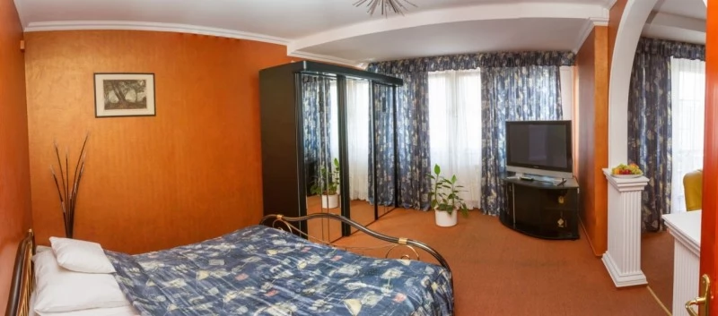  Cazare | Hotel*** (K0169-30) Imaginea poate fi supusă drepturilor de autor. Se recomandă contactarea titularului drepturilor.