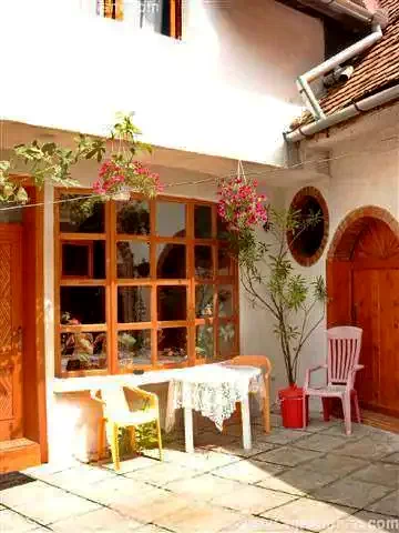 Rășinari Cazare | Motel (K0394-2) Imaginea poate fi supusă drepturilor de autor. Se recomandă contactarea titularului drepturilor.