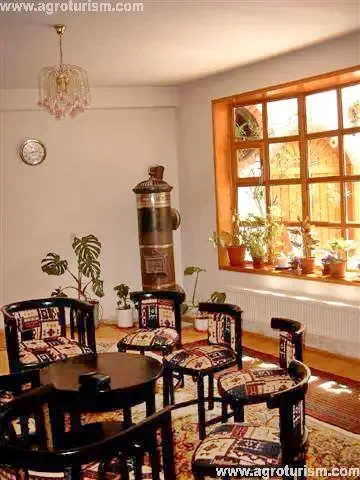 Rășinari Cazare | Motel (K0394-3) Imaginea poate fi supusă drepturilor de autor. Se recomandă contactarea titularului drepturilor.