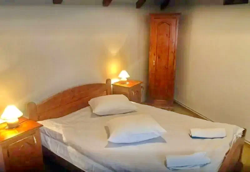 Rășinari Cazare | Motel (K0394-13) Imaginea poate fi supusă drepturilor de autor. Se recomandă contactarea titularului drepturilor.