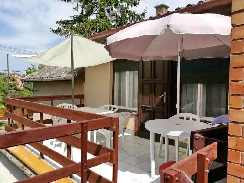  Cazare | Bungalow (K1016-6) Imaginea poate fi supusă drepturilor de autor. Se recomandă contactarea titularului drepturilor.