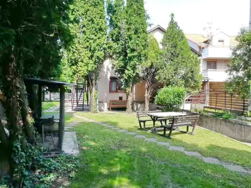 Hajdúszoboszló Szállás | Apartmanház (K1016-18) A kép szerzői jogvédelem alatt állhat. Javasolt a kapcsolatfelvétel a jog tulajdonossal. Hajdúszoboszló Szállás | Apartmanház (K1016-18) A kép szerzői jogvédelem alatt állhat. Javasolt a kapcsolatfelvétel a jog tulajdonossal.