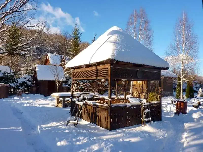 Barajul Zetea Cazare | Cabană (K0486-74) Imaginea poate fi supusă drepturilor de autor. Se recomandă contactarea titularului drepturilor.