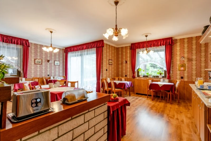 Budapesta Cazare | Pensiune turistică (K0504-41) Imaginea poate fi supusă drepturilor de autor. Se recomandă contactarea titularului drepturilor.