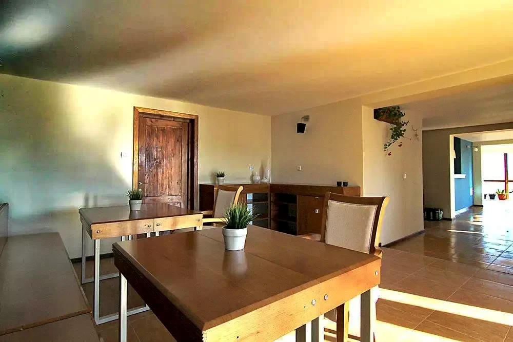  Szállás | Motel (K1303-7) A kép szerzői jogvédelem alatt állhat. Javasolt a kapcsolatfelvétel a jog tulajdonossal.