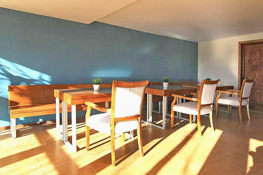 Băltenii de Sus Cazare | Motel (K1303-10) Imaginea poate fi supusă drepturilor de autor. Se recomandă contactarea titularului drepturilor.