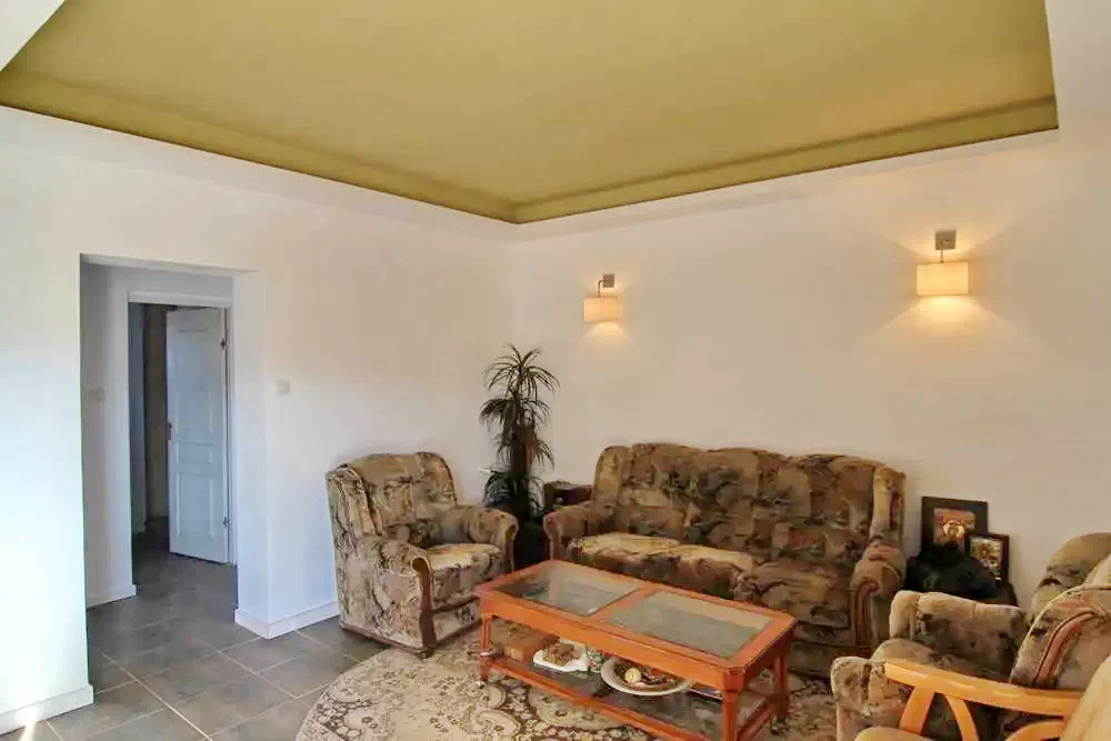 Băltenii de Sus Cazare | Motel (K1303-17) Imaginea poate fi supusă drepturilor de autor. Se recomandă contactarea titularului drepturilor.