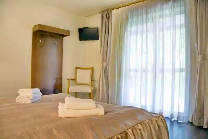 Băltenii de Sus Cazare | Motel (K1303-40) Imaginea poate fi supusă drepturilor de autor. Se recomandă contactarea titularului drepturilor.
