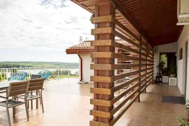 Băltenii de Sus Cazare | Motel (K1303-47) Imaginea poate fi supusă drepturilor de autor. Se recomandă contactarea titularului drepturilor.