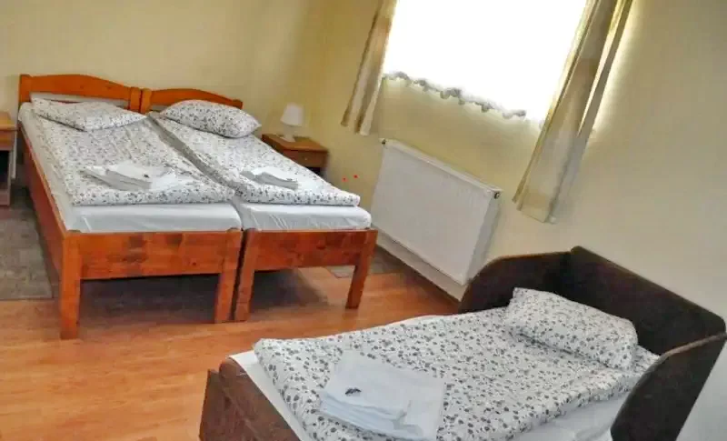 Csíkszereda Szállás | Motel (K1404-26) A kép szerzői jogvédelem alatt állhat. Javasolt a kapcsolatfelvétel a jog tulajdonossal.