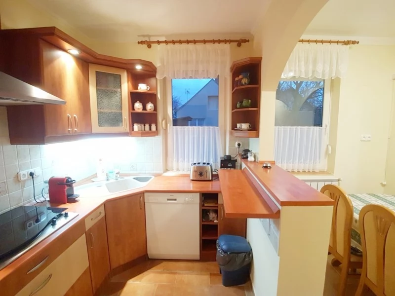  Cazare | Camping / Popas turistic (K0903-5) Imaginea poate fi supusă drepturilor de autor. Se recomandă contactarea titularului drepturilor.