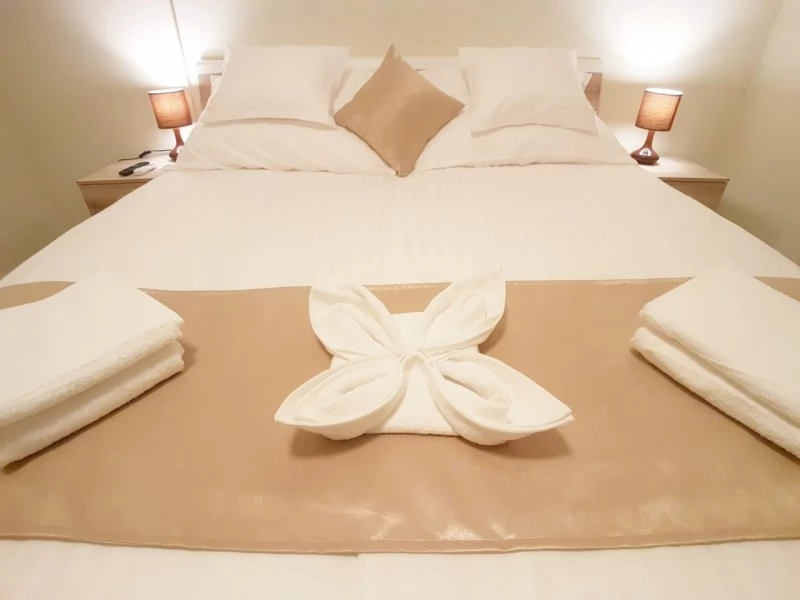  Cazare | Camping / Popas turistic (K0903-24) Imaginea poate fi supusă drepturilor de autor. Se recomandă contactarea titularului drepturilor.