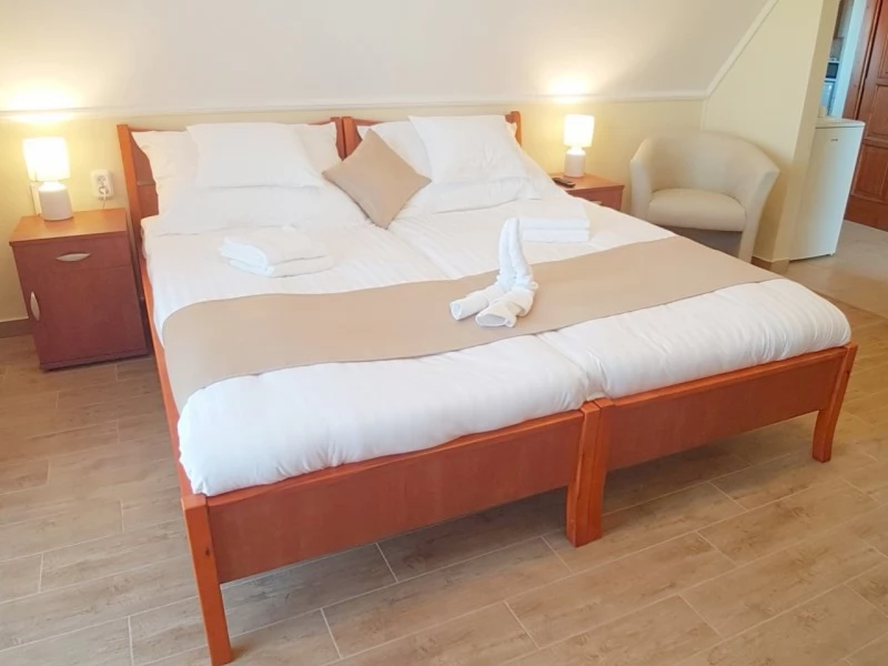 Hajdúszoboszló Szállás | Kemping / turistapihenő (K0903-31) A kép szerzői jogvédelem alatt állhat. Javasolt a kapcsolatfelvétel a jog tulajdonossal.