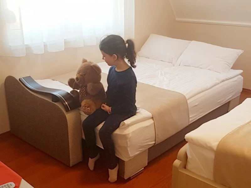  Cazare | Camping / Popas turistic (K0903-49) Imaginea poate fi supusă drepturilor de autor. Se recomandă contactarea titularului drepturilor.