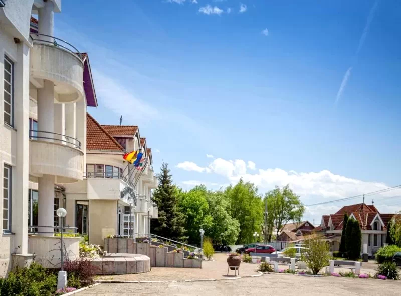 Szállás Sfântu-Gheorghe - Hotel Castel *** | Sepsiszentgyörgy - Kastély Hotel***. A kép szerzői jogvédelem alatt állhat. Javasolt a kapcsolatfelvétel a jog tulajdonossal.