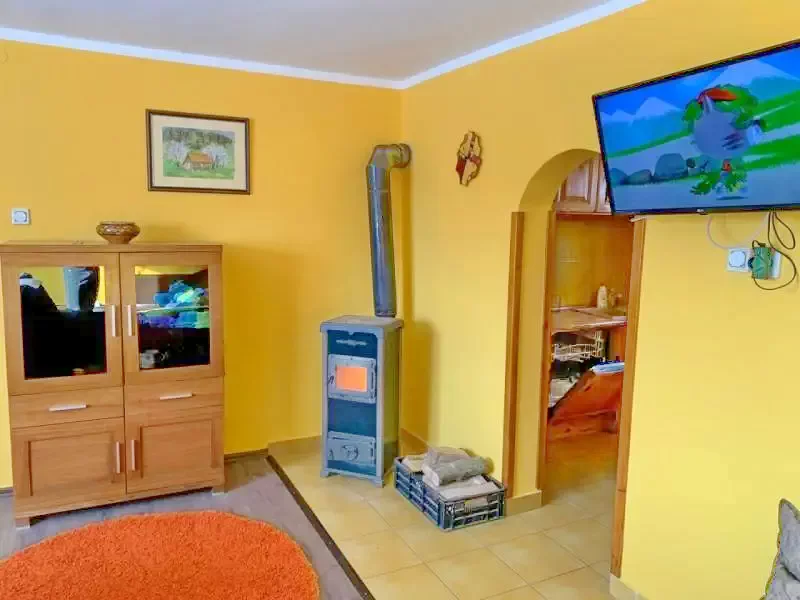 Zetea Cazare | Sat de vacanță (K0214-2) Imaginea poate fi supusă drepturilor de autor. Se recomandă contactarea titularului drepturilor.