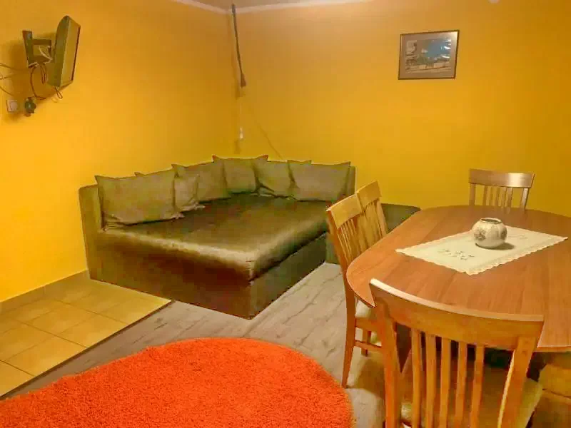 Zetea Cazare | Sat de vacanță (K0214-3) Imaginea poate fi supusă drepturilor de autor. Se recomandă contactarea titularului drepturilor.