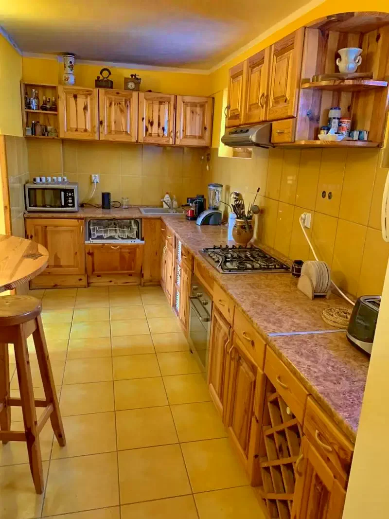 Zetea Cazare | Sat de vacanță (K0214-5) Imaginea poate fi supusă drepturilor de autor. Se recomandă contactarea titularului drepturilor.