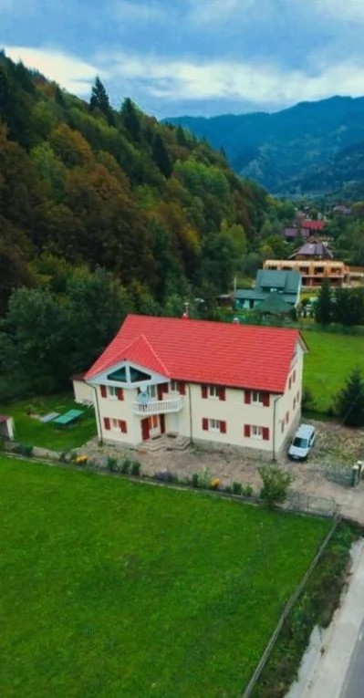 Tarcău Cazare | Camping / Popas turistic (K0693-1) Imaginea poate fi supusă drepturilor de autor. Se recomandă contactarea titularului drepturilor.