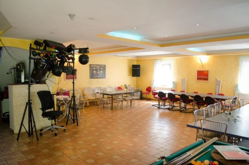 Tarcău Cazare | Camping / Popas turistic (K0693-7) Imaginea poate fi supusă drepturilor de autor. Se recomandă contactarea titularului drepturilor.