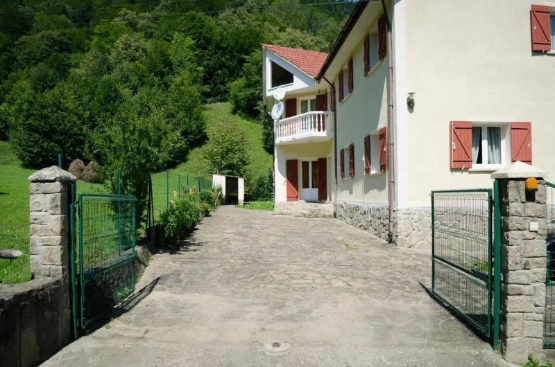 Tarkő Szállás | Kemping / turistapihenő (K0693-8) A kép szerzői jogvédelem alatt állhat. Javasolt a kapcsolatfelvétel a jog tulajdonossal.